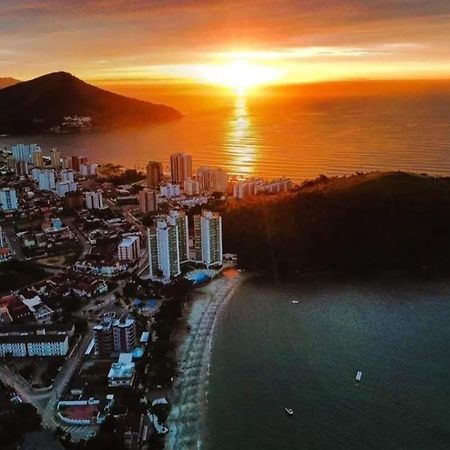 Apartamento Dona Frida Prainha Com Wifi Pe Na Areia Caraguatatuba Exterior foto